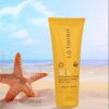 کرم ضدآفتاب و ضدلک بی‌رنگ لافارر مدل SPF50، مناسب پوست‌های چرب و آکنه دار، حجم 40 میل