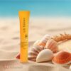 کرم ضد آفتاب دورچشم بدون رنگ لافارر 30 SPF، مناسب انواع پوست